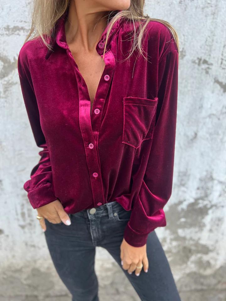 Amaryllis – Elegant og trendy fløjlsbluse